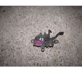 Замок капота