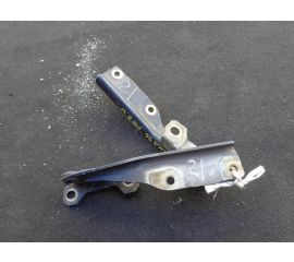 Кронштейн капота