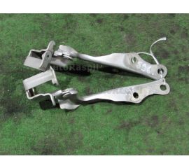 Кронштейн капота