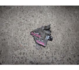 Замок капота