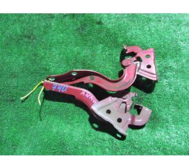 Кронштейн капота