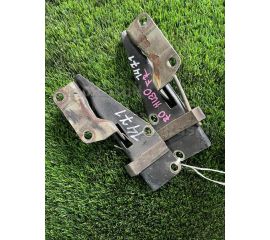 Кронштейн капота