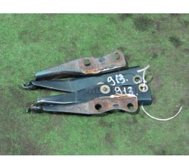 Кронштейн капота