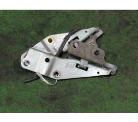 Кронштейн капота