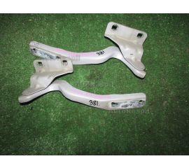 Кронштейн капота