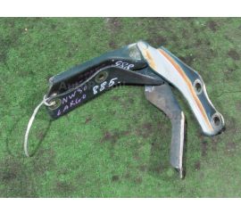 Кронштейн капота