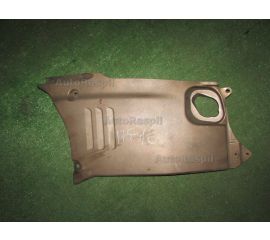 Пластик моторного отсека