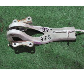 Кронштейн капота