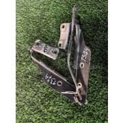 Кронштейн капота Nissan MARCH AK12 CR12DE