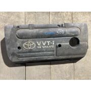Пластиковая крышка на двс Toyota WISH ZNE10G 1ZZFE