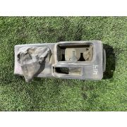 Бардачок между сиденьями Mitsubishi PAJERO IO H66W 4G93