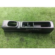 Бардачок между сиденьями Nissan NOTE E11 HR15DE