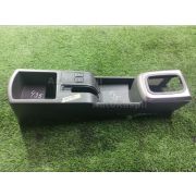 Бардачок между сиденьями Nissan X-TRAIL NT30 QR20DE