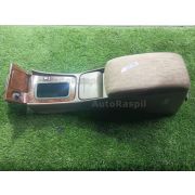 Бардачок между сиденьями Nissan LAUREL HC35 RB20DE