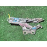 Кронштейн капота Toyota COROLLA EE111 4EFE