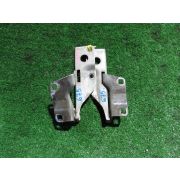 Кронштейн капота Nissan SUNNY FB15 QG15DE